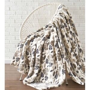 Monte & Jardin Luxury Collection 60x70 Botanical Leaf Leaves Plush Throw Blanket